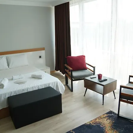 New Palace Suit Aparthotel *